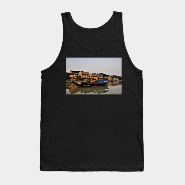 Vietnam - coucher de soleil sur Hoi An Tank Top by franck380